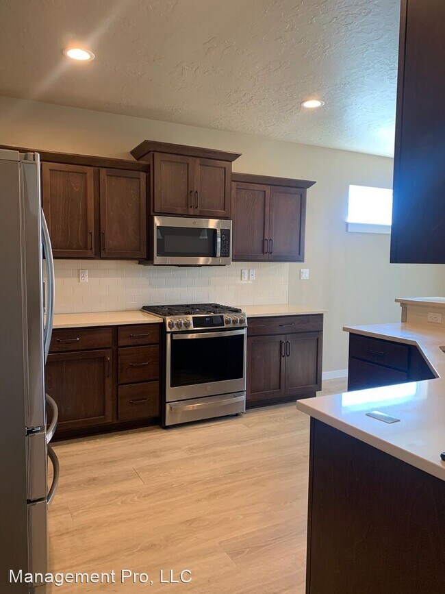 Building Photo - 3 br, 2 bath House - 7535 S. Corona Way