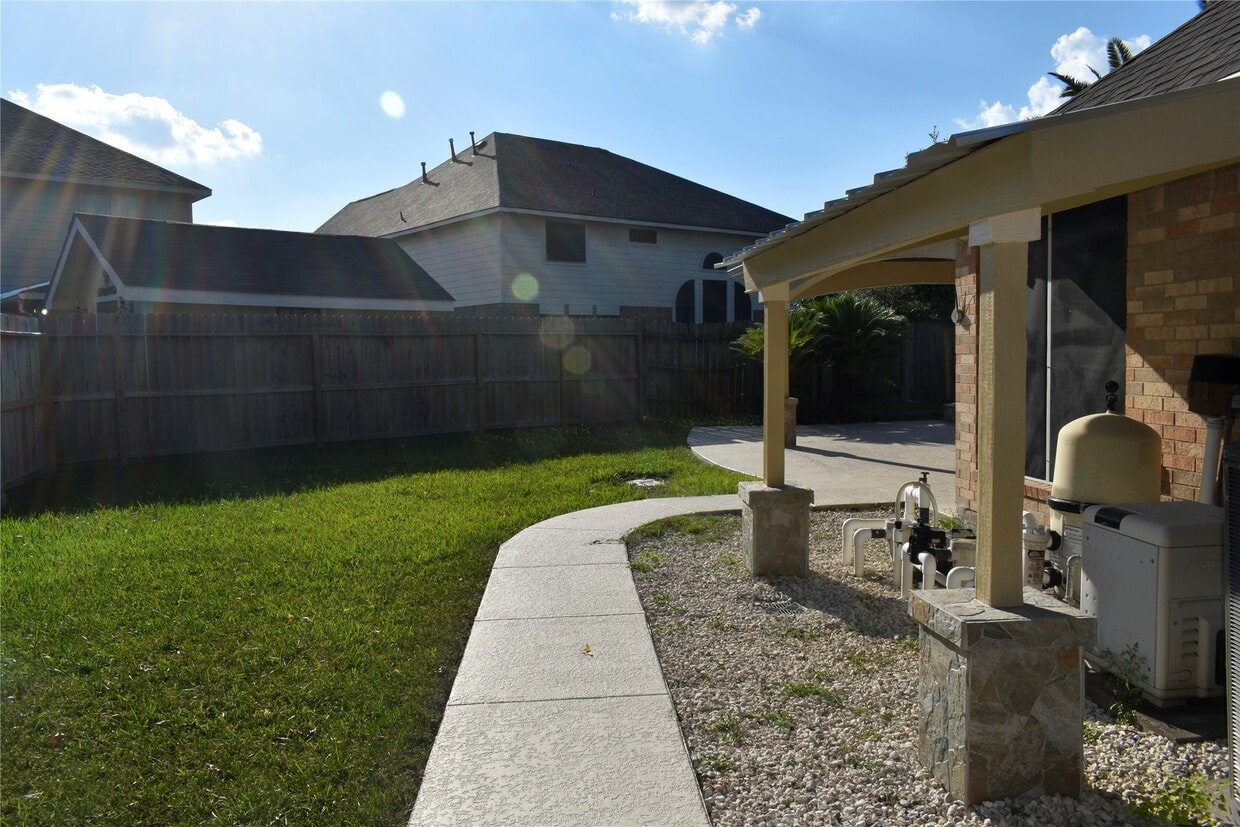 Building Photo - 507 Springhope Ct