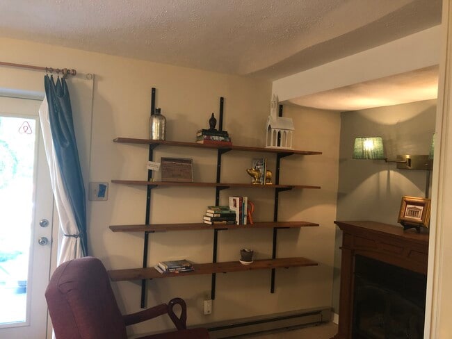 Foto del edificio - 104 Edgewood Ct