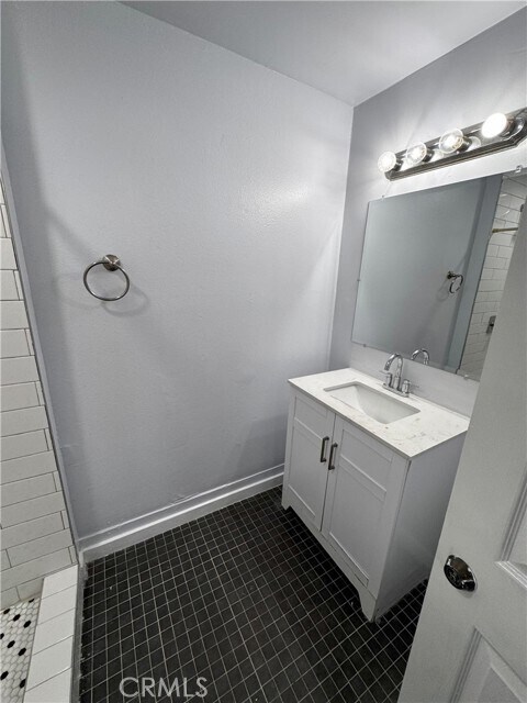 Foto del edificio - 561 W 12th St