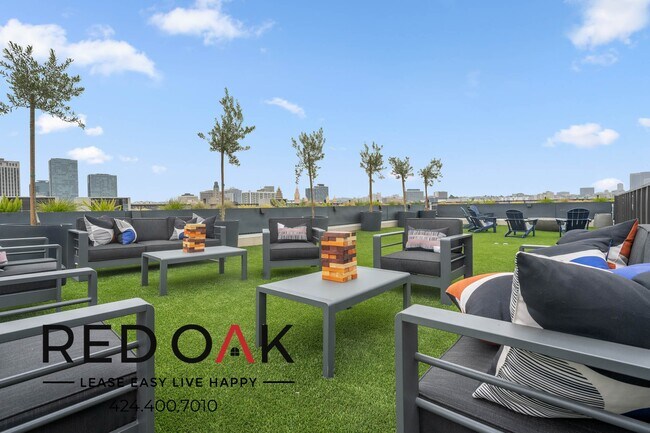 Foto del edificio - ~1 Month FREE~ Breathtaking Luxury Two Bed...