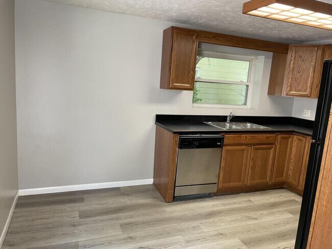 Foto del edificio - 620 S Umbarger Rd, Muncie, IN