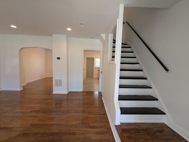 Foto del edificio - 2502 Park Heights Terrace