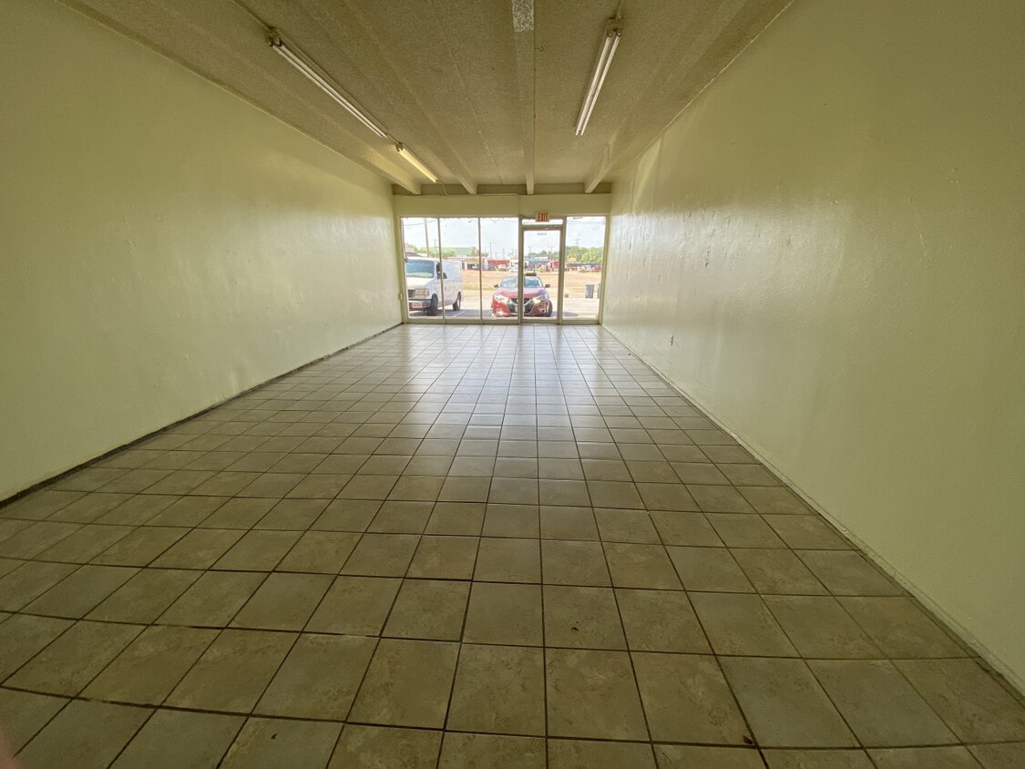 Building Photo - 3208 Ferndale Drive