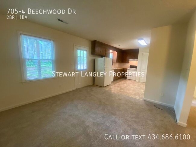 Building Photo - 705 Beechwood Dr