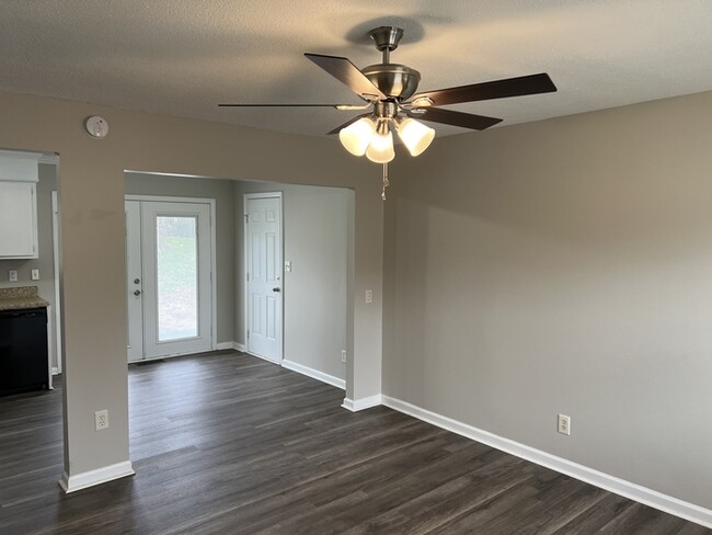 Building Photo - 3415 Angora Dr NW