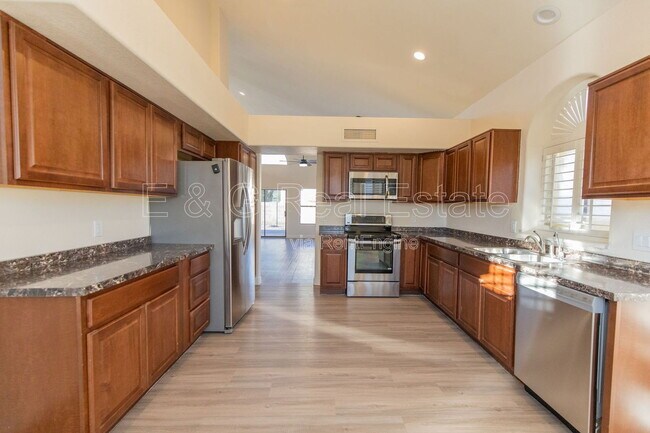 Foto del edificio - 4368 W Wahalla Ln