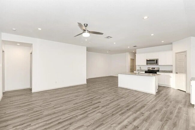 Building Photo - 7715 Windmeadow Dr