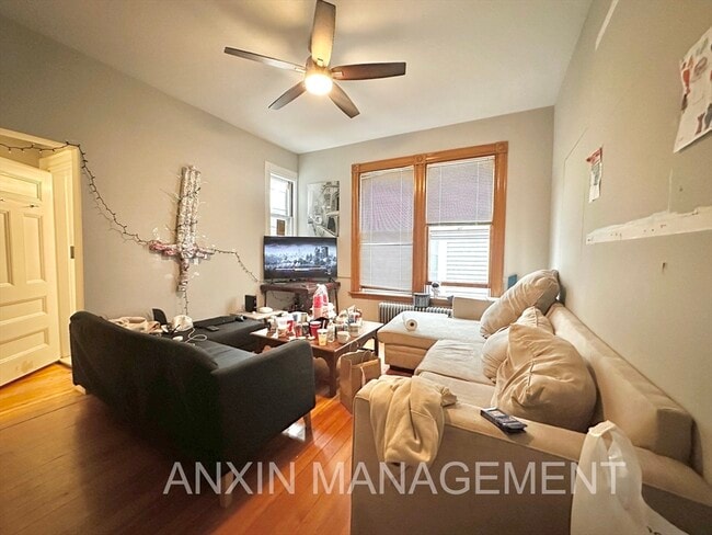 Building Photo - 71 Gardner St