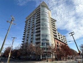 Building Photo - 505 E 6th St