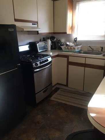 Kitchen - 321 N 19th St