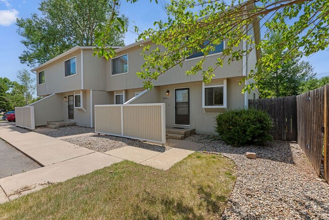 Building Photo - Charming West Side Townhome in Fort Collins