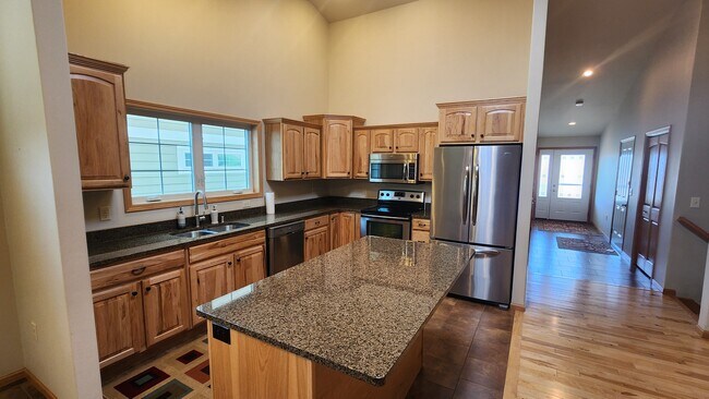Foto del edificio - 1329 Pinecrest Ln