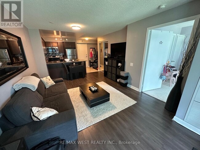 Photo du bâtiment - 525-525 Wilson Ave