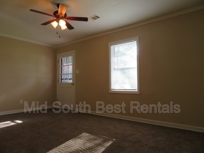 Foto del edificio - 4063 Meadow Dr