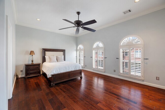 Foto del edificio - 710 Jackson Hill St