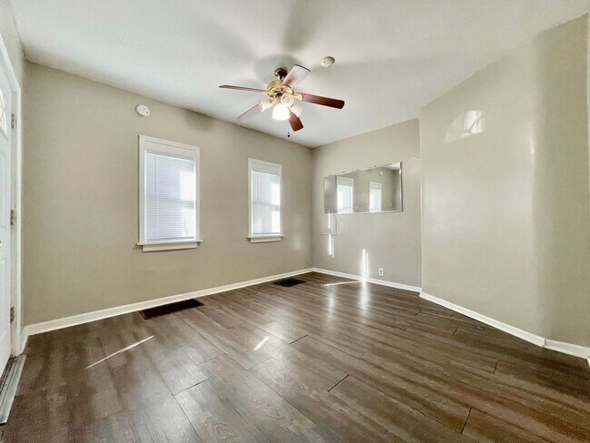 Foto del edificio - 615 Prospect Ave NE