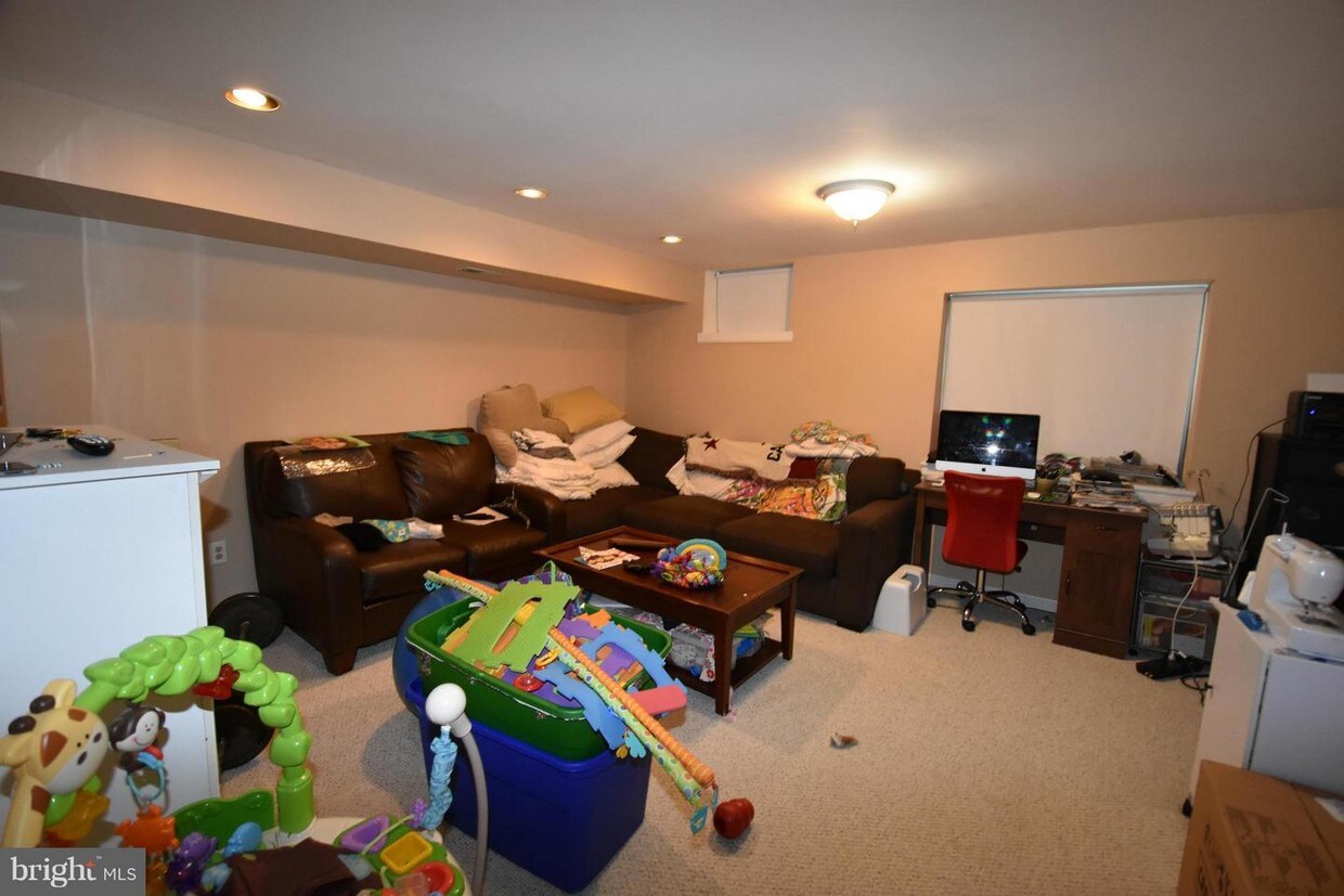 Primary Photo - 602 Lions Gate Ln