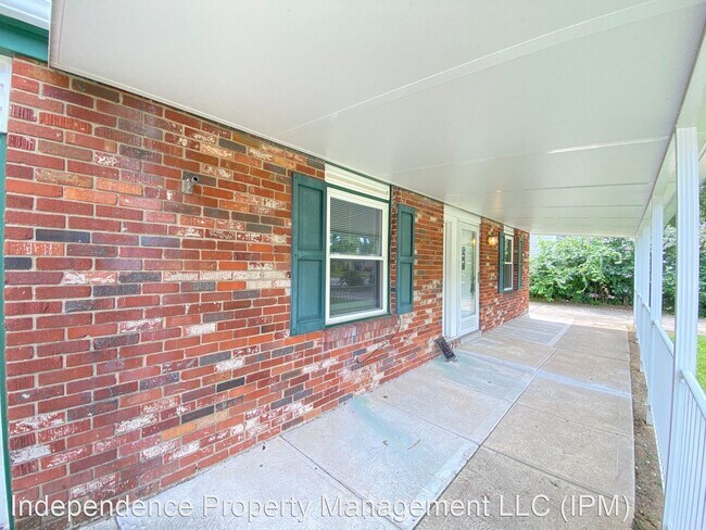 Building Photo - 4 br, 1.5 bath House - 3471 Springdale Rd.