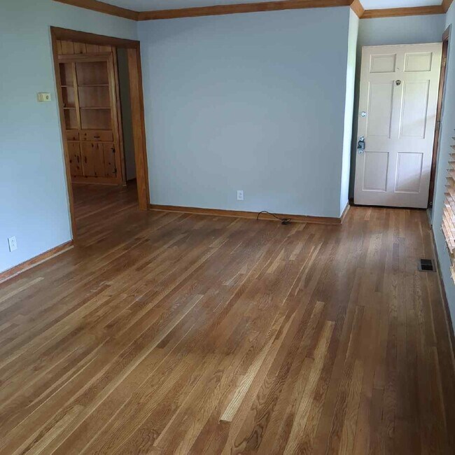 Foto del edificio - 3332 Goodland Rd