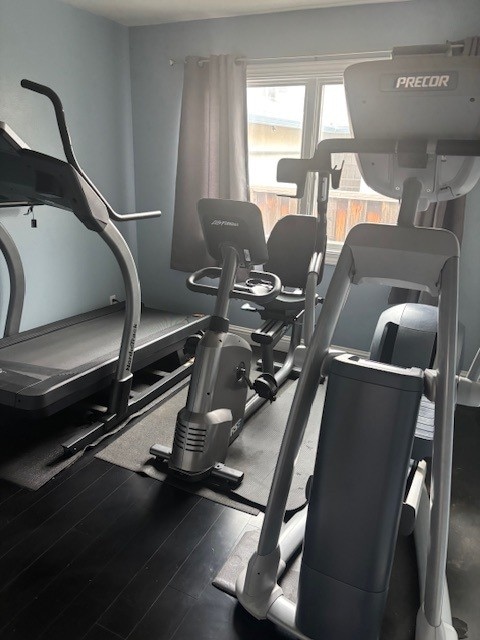 Building Photo - 3845 Madeira Way