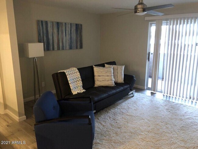 Foto del edificio - 4554 E Paradise Village Pkwy N