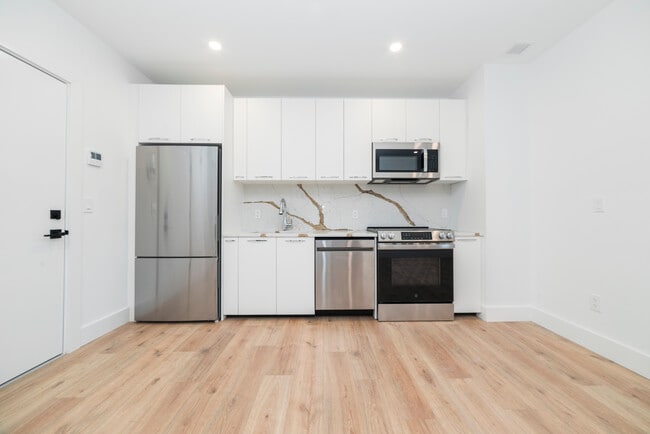 1 BD model A kitchen - Lake 37