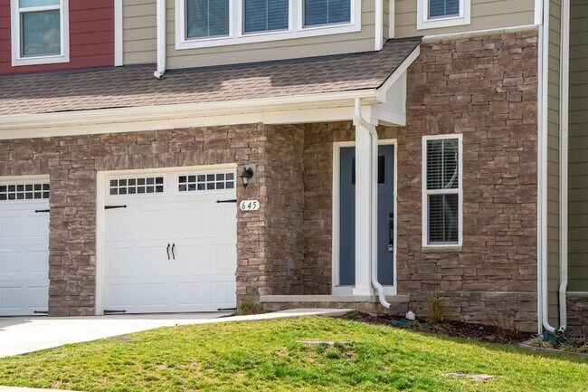 Building Photo - 645 Exmoor Dr