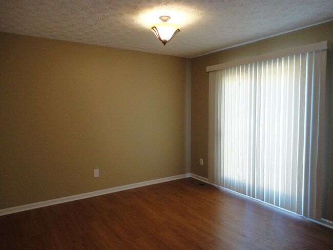 Foto del edificio - 531 Sherman Drive