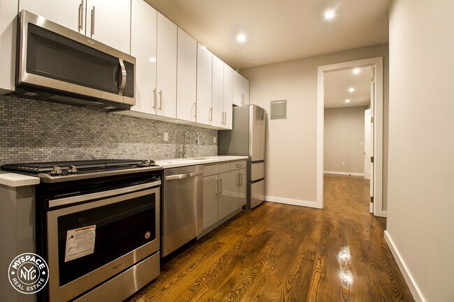 Foto del edificio - 261 Linden St