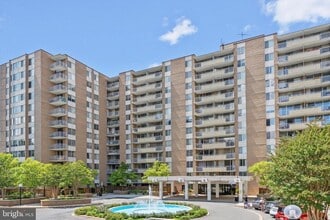 Building Photo - 3001 Veazey Terrace NW