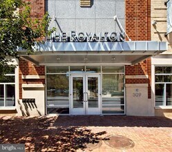 Building Photo - 309 Holland Ln