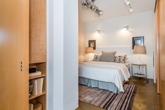 Bedroom-1 - 2 Mint Plz