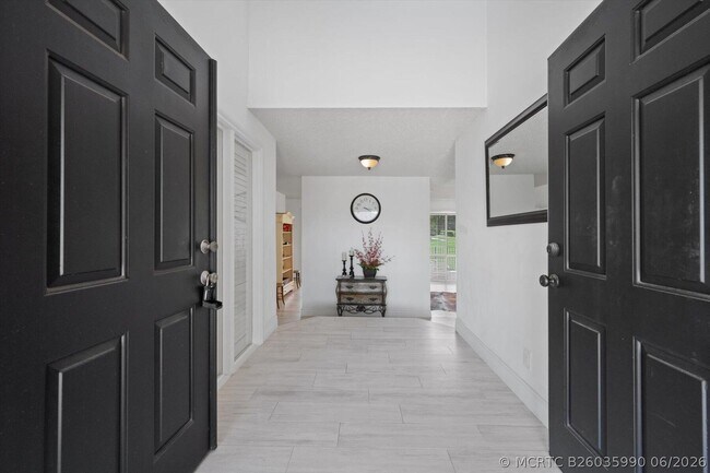 Building Photo - 11875 Pebblewood Dr