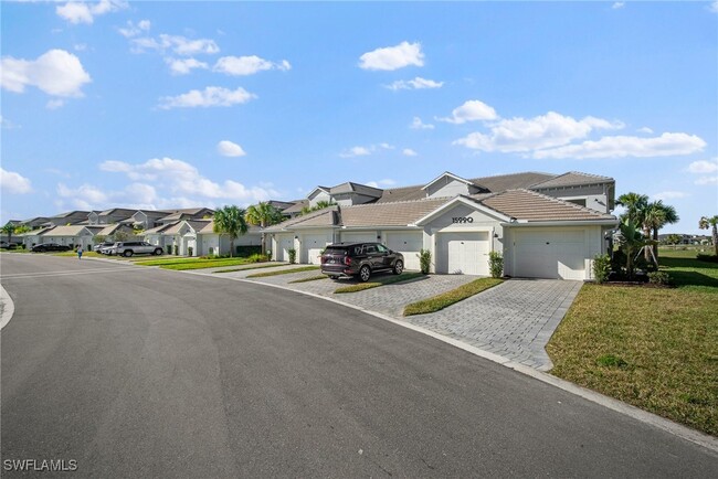Foto del edificio - 15990 Grassland Ln