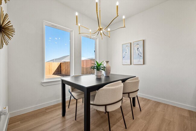 Foto del edificio - 1410 Farmhouse Ave