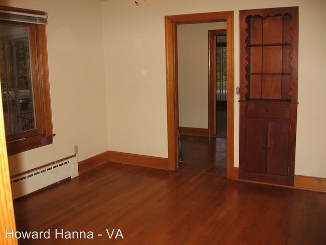 Foto del edificio - 3 br, 2 bath House - 345 Fleetwood Avenue