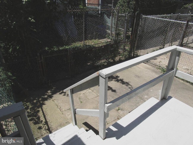 Foto del edificio - 5744 N Lambert St