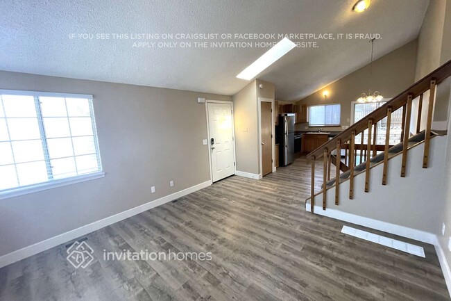 Building Photo - 575 Longfellow Ln