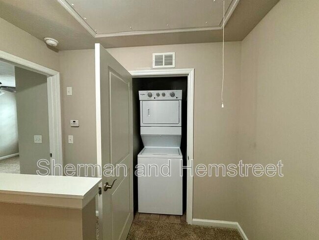 Foto del edificio - 602 Dobhill Ln