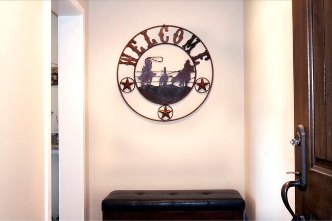 Foto del edificio - 6002 St Moritz Dr