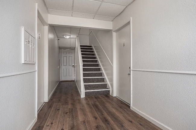 Photo - 4215 Loomis Ave Apartment