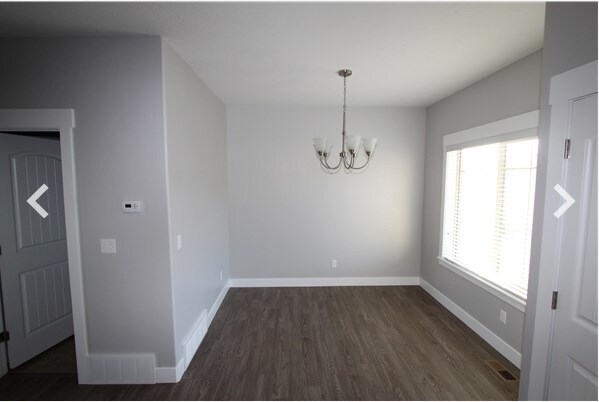 Building Photo - 5521 W Venice Dr