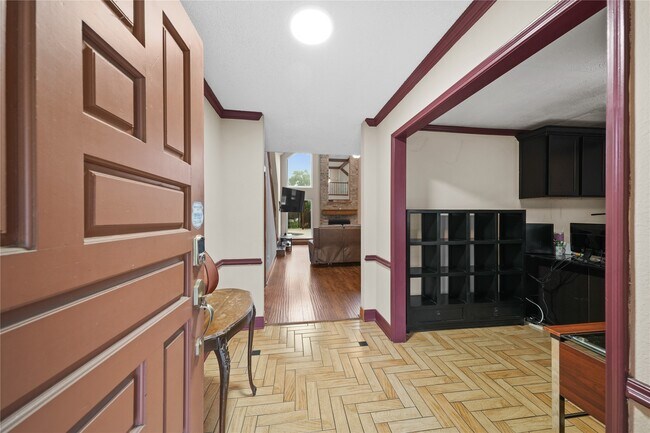 Foto del edificio - 16210 Port O Call St