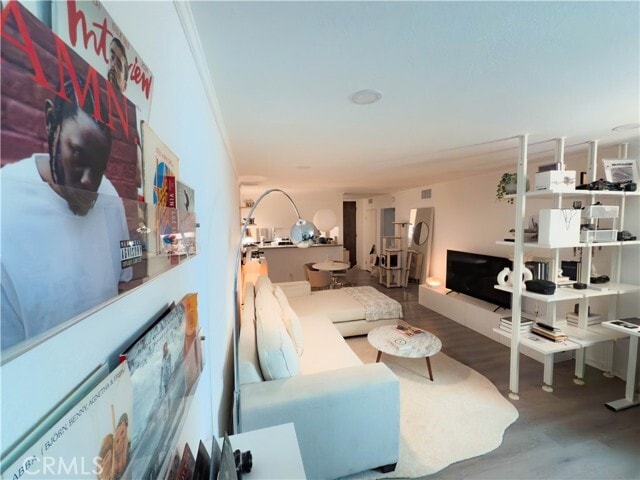 Foto del edificio - 532 N Rossmore Ave