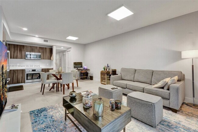 Foto del edificio - 488 NE 18th St