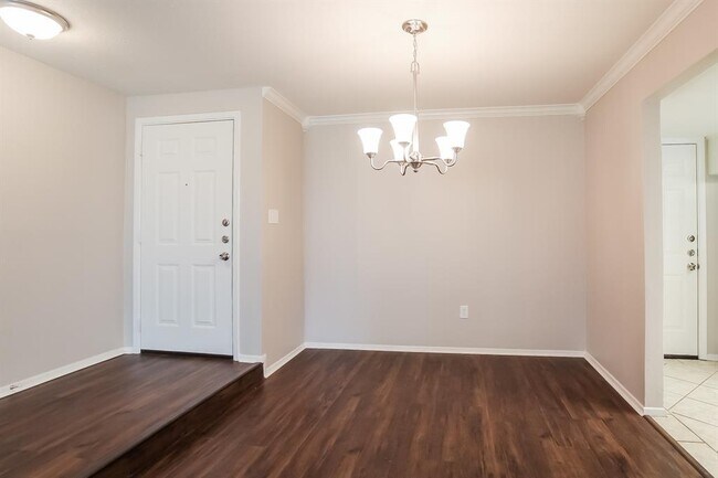 Building Photo - 11103 Clear Fork Dr
