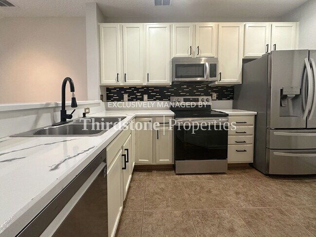 Foto del edificio - 6131 Bartram Village Dr