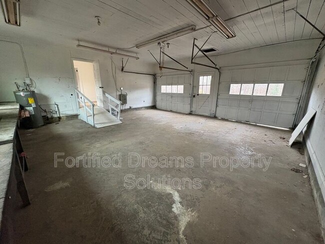 Building Photo - 429 Peeden Dr