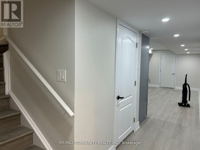 Building Photo - 133 Micklefield Ave